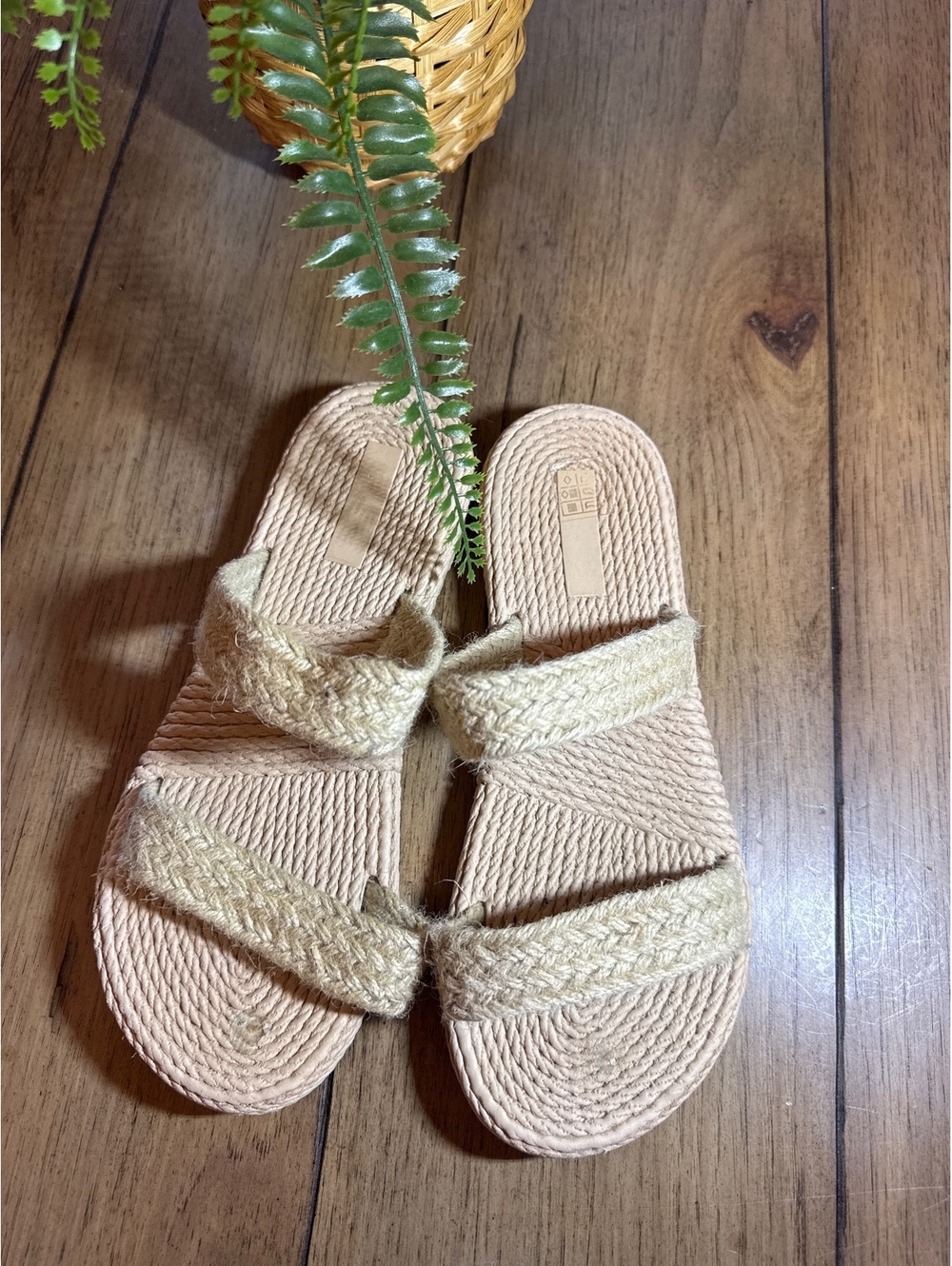 No-Name Women’s Woven Slide Sandals Size 8 Beige Natural Summer Slip-On - Picture 2 of 3